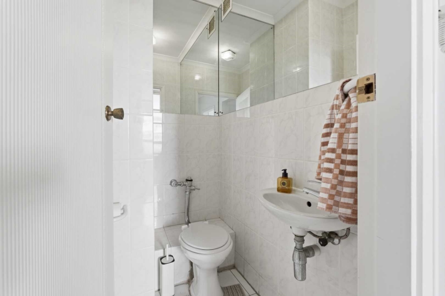 2 Bedroom Property for Sale in Sea Point Western Cape